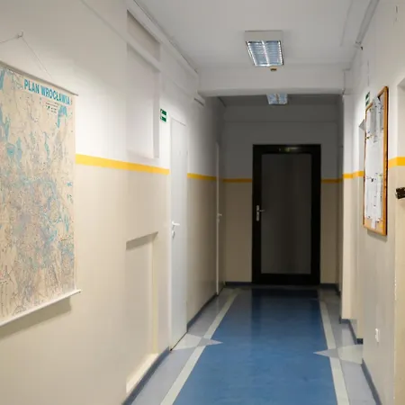 Dom Studencki Zodiak Hostel *